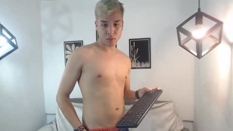 Snapshot of james_millnert chatting on March 11, 7:47 pm james millnert online show from March 11, 7:47 pm