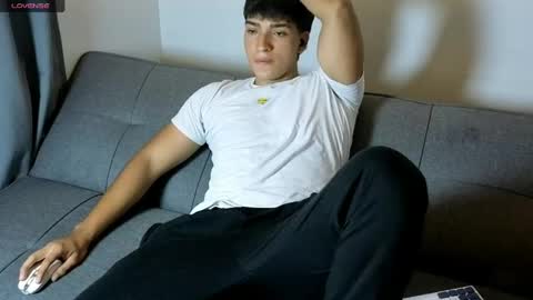 Snapshot of james_silva1 chatting on May 30, 11:57 pm james_silva1 online show from May 30, 11:57 pm