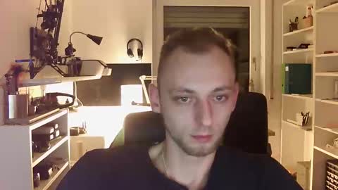Snapshot of jamesengland23 chatting on December 2, 9:39 pm James England online show from December 2, 9:39 pm
