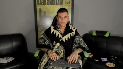 Snapshot of jamesinked_ chatting on January 4, 5:16 am Jamesinked online show from January 4, 5:16 am