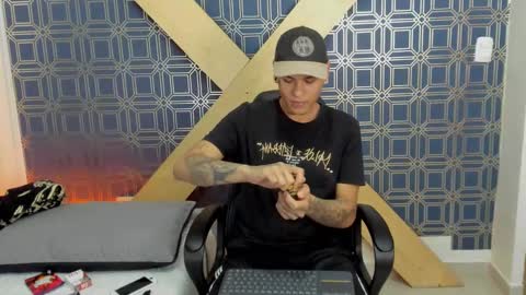 Snapshot of jamesinked_ chatting on January 9, 4:17 pm Jamesinked online show from January 9, 4:17 pm