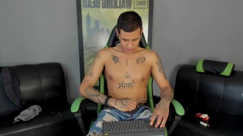 Snapshot of jamesinked_ chatting on January 14, 7:53 pm Jamesinked online show from January 14, 7:53 pm