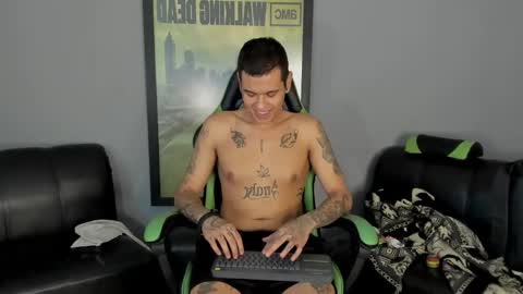 Snapshot of jamesinked_ chatting on January 23, 7:29 pm Jamesinked online show from January 23, 7:29 pm