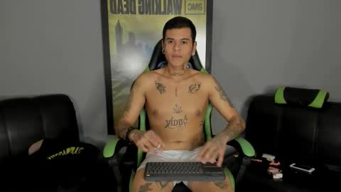 Snapshot of jamesinked_ chatting on February 15, 2:37 am Jamesinked online show from February 15, 2:37 am