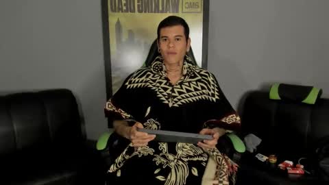 Snapshot of jamesinked_ chatting on February 16, 5:04 am Jamesinked online show from February 16, 5:04 am