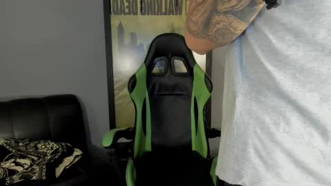 Snapshot of jamesinked_ chatting on February 27, 5:58 pm Jamesinked online show from February 27, 5:58 pm