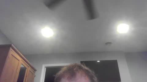 Snapshot of jamesjewels chatting on December 31, 3:34 am jamesjewels online show from December 31, 3:34 am