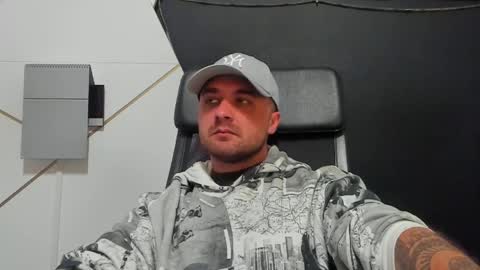 Snapshot of jamesmyersx chatting on June 2, 4:14 am JamesMyers online show from June 2, 4:14 am