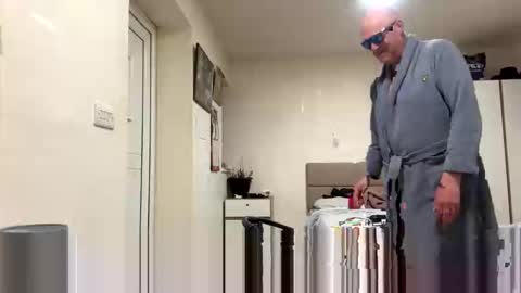 Snapshot of jamesoil632 chatting on March 30, 8:10 pm jamesoil632 online show from March 30, 8:10 pm