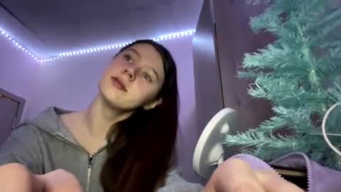 Annnnnnaaa online show from December 14, 3:50 pm