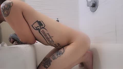 Snapshot of jamwarnerone chatting on March 21, 10:53 am Bootyshows online show from March 21, 10:53 am