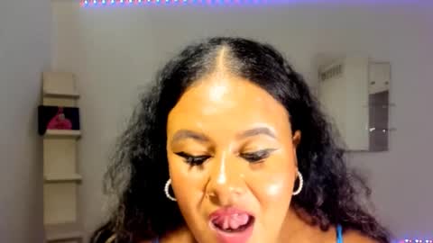 Snapshot of jan_milkhot chatting on December 5, 4:43 am jan_milkhot online show from December 5, 4:43 am