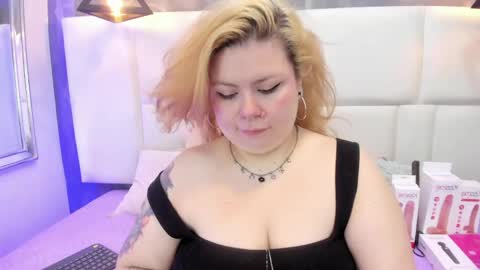 Snapshot of jana_hancock chatting on May 28, 12:13 pm Jana Hancock online show from May 28, 12:13 pm