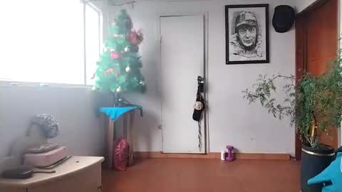 janariivera1 online show from December 17, 6:25 pm