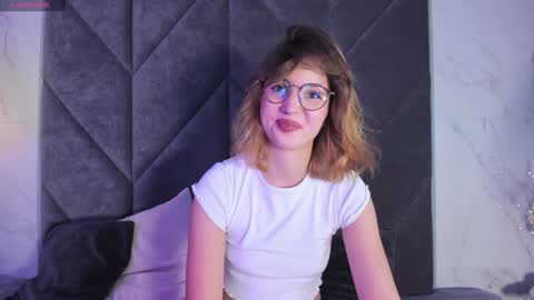 Snapshot of jane_pearl chatting on February 6, 6:29 am Jane online show from February 6, 6:29 am