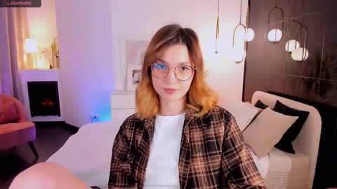 Snapshot of jane_pearl chatting on March 7, 9:51 am Jane online show from March 7, 9:51 am