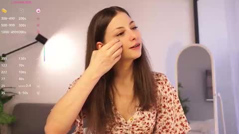 Jennifer  online show from February 26, 9:21 am