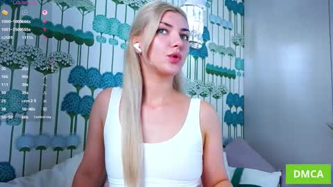 Jennifer  online show from September 24, 6:17 am