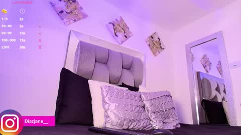 Snapshot of janediaz chatting on November 25, 10:43 pm Jennifer online show from November 25, 10:43 pm