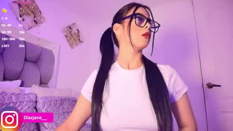 Snapshot of janediaz chatting on December 3, 9:13 pm Jennifer online show from December 3, 9:13 pm