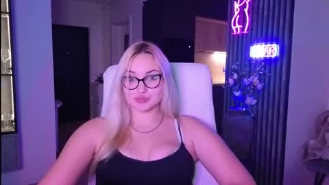 Snapshot of janemiss chatting on November 11, 1:16 am Jane online show from November 11, 1:16 am