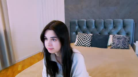 janicerivera online show from March 26, 8:09 am