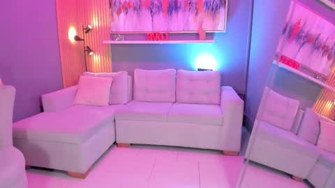 Janinne  online show from February 6, 11:13 am