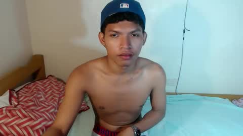 janlloyd04 online show from November 18, 7:57 am