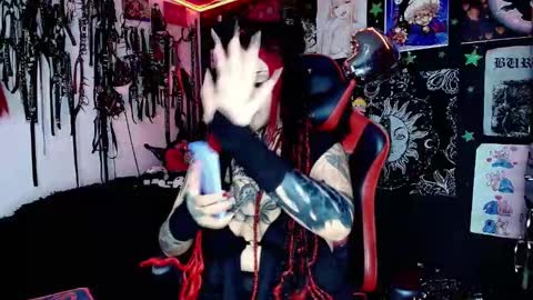      online show from December 3, 9:57 pm