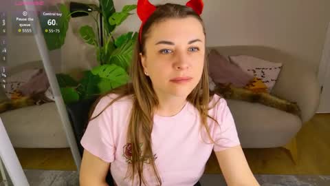 Snapshot of janne_fisher chatting on May 10, 9:20 pm Janne online show from May 10, 9:20 pm