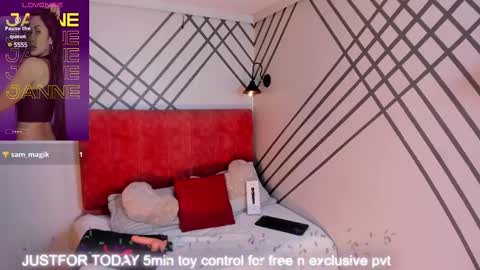 Snapshot of janne_lee chatting on February 10, 10:40 pm Janne for u online show from February 10, 10:40 pm