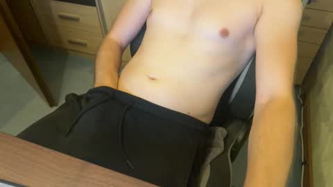 Snapshot of janni_95 chatting on October 15, 3:56 pm janni_95 online show from October 15, 3:56 pm