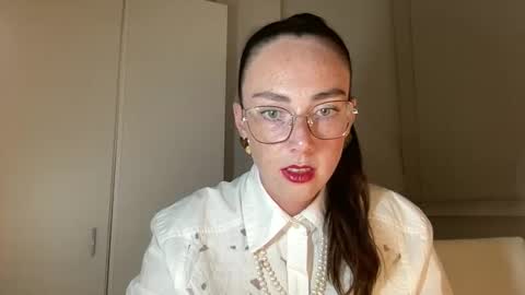 janorisse online show from April 3, 9:24 pm