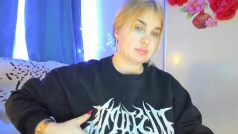 Snapshot of jansylines chatting on February 10, 1:33 pm JansyLines online show from February 10, 1:33 pm