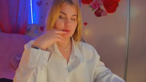 Snapshot of jansylines chatting on March 1, 1:32 am JansyLines online show from March 1, 1:32 am