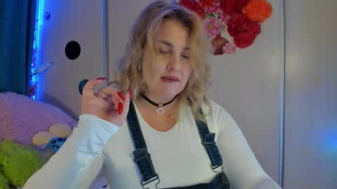 Snapshot of jansylines chatting on September 15, 6:52 pm JansyLines online show from September 15, 6:52 pm