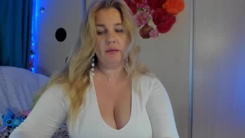 Snapshot of jansylines chatting on September 25, 6:39 am JansyLines online show from September 25, 6:39 am