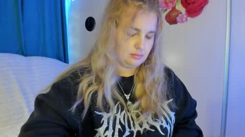 Snapshot of jansylines chatting on October 2, 6:42 am JansyLines online show from October 2, 6:42 am