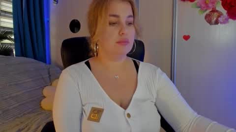 Snapshot of jansylines chatting on December 4, 12:47 pm JansyLines online show from December 4, 12:47 pm