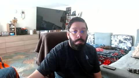 Snapshot of jasmarks2000 chatting on May 23, 10:41 am JasMarks online show from May 23, 10:41 am