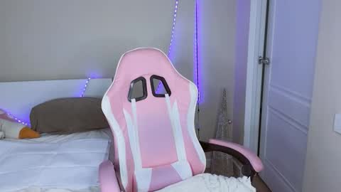 Jasmine online show from February 23, 1:19 pm