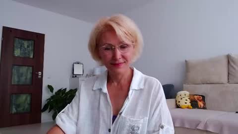 Snapshot of jasmin18v chatting on July 11, 1:14 pm Jasmin room for people 40 online show from July 11, 1:14 pm