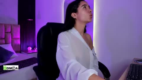 Snapshot of jasmin_adams chatting on June 12, 12:04 pm Jasmin online show from June 12, 12:04 pm