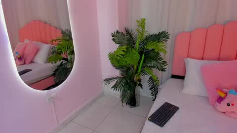 Snapshot of jasmin_evano29 chatting on June 9, 5:35 pm online show from June 9, 5:35 pm