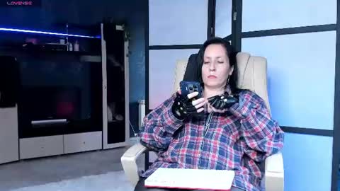 Snapshot of jasmin_milf chatting on June 14, 2:19 pm jasmin_milf online show from June 14, 2:19 pm