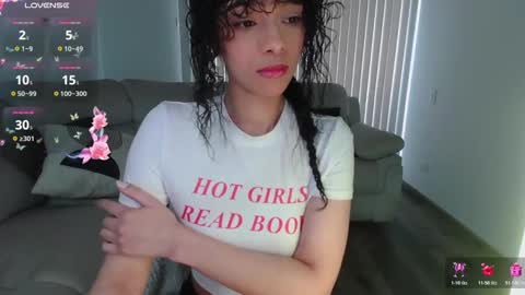 Snapshot of jasmine_019 chatting on October 22, 6:51 pm J- next transmission december 4 online show from October 22, 6:51 pm