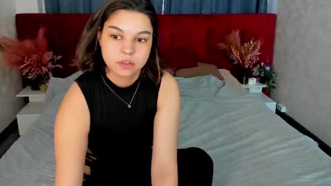 Snapshot of jasmine_burke chatting on July 9, 1:09 am Jasmine Burke online show from July 9, 1:09 am