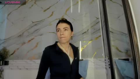 Jas online show from December 7, 2:57 pm