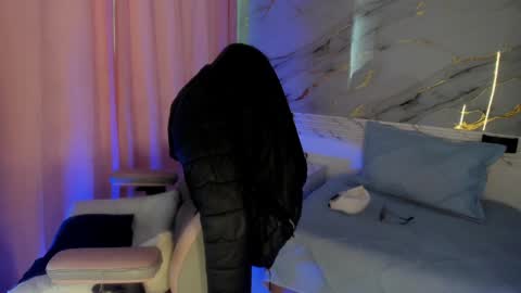 Jas online show from January 14, 2:22 pm