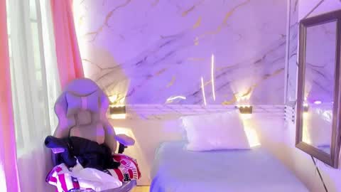 Jas online show from February 22, 8:42 pm